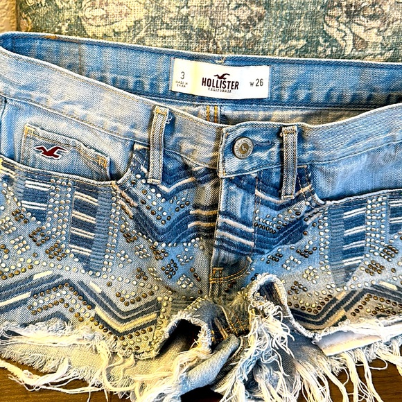 Hollister jean shorts size 3 (W26) - Picture 1 of 4
